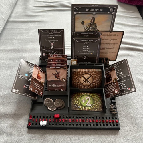 Gloomhaven player dashboard like new, 19x19cm