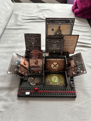 Gloomhaven player dashboard like new, 19x19cm