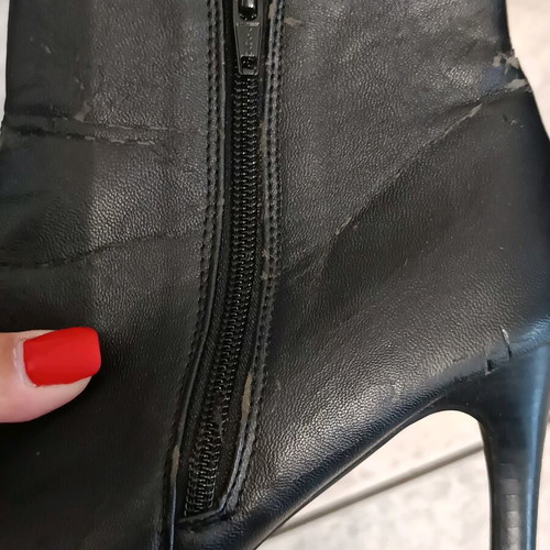 Leather ankle boots black with high heel and zipper size 39 used