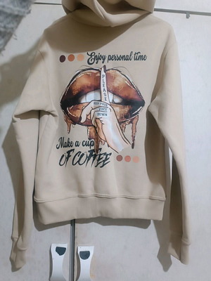 Zesti sweatshirt beige like new, one size with print and hood