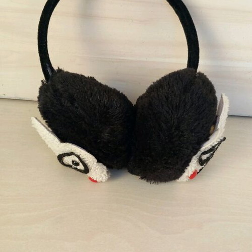Children's ear protectors like new, black and white