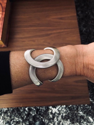 Silver bracelet new with good fit on wrist
