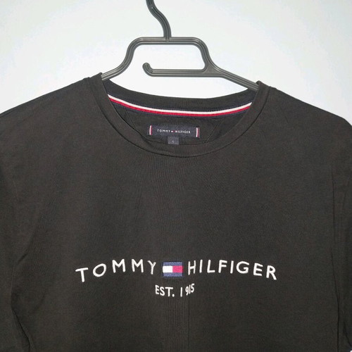 T-shirt Tommy Hilfiger μεταχειρισμένο, μέγεθος Large, μαύρο
