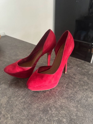 Red suede pumps used, size 37, 10.5 cm heel