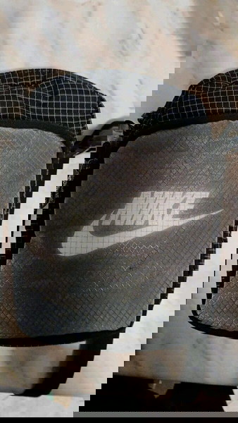 Nike τσαντάκι