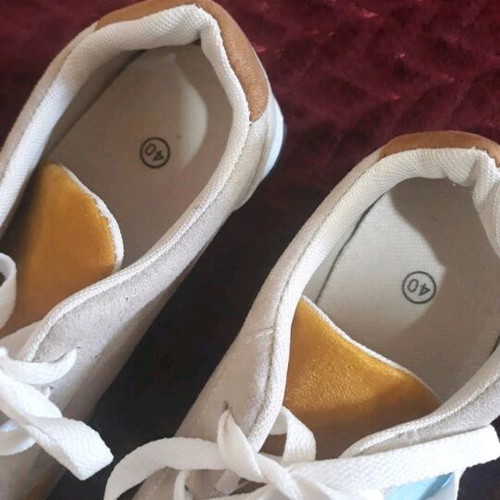 Axel sneakers size 40 like new, beige and yellow