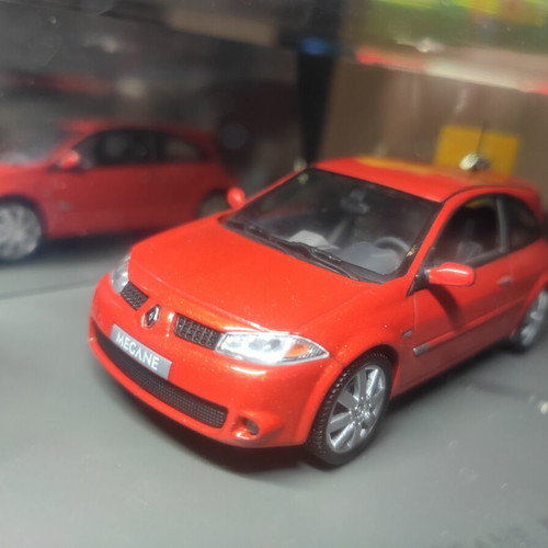 Renault Megane RS μοντέλο 1/43, πορτοκαλί μεταλλικό
