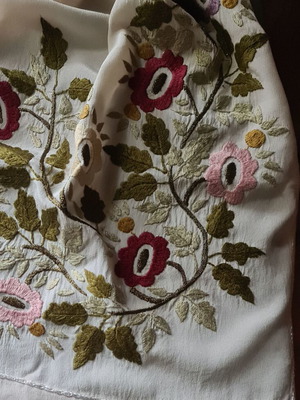 Τσεβρές Μακρόστενο Σεμέν Σαν Καινούργιο Μεταξωτό Με Χειροποίητο Κέντημα