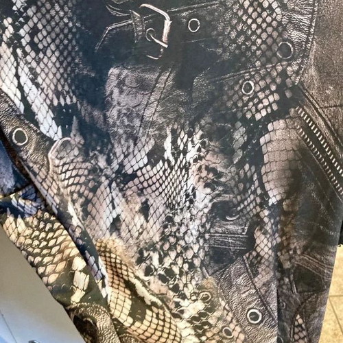 Animal print blouse used, jersey with laser-cut sleeve