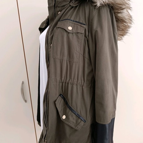 Stradivarius Parka jacket used khaki with fur hood and leather details