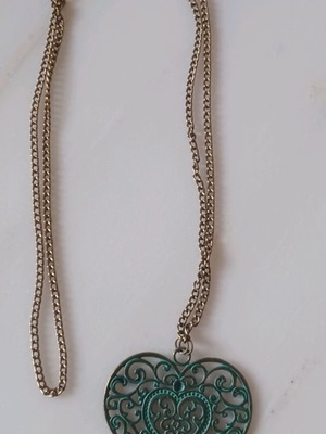 Heart necklace used