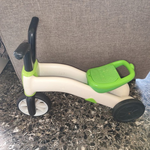 Chillafish balance bike used, green for toddlers