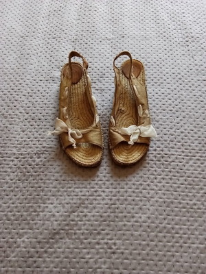 Sandals used, size 38, beige platform style
