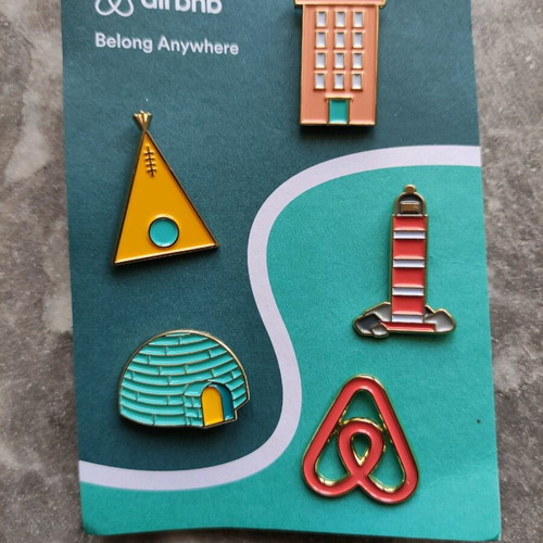 Airbnb collectible pins new