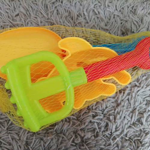 Beach toys like new, set with water gun