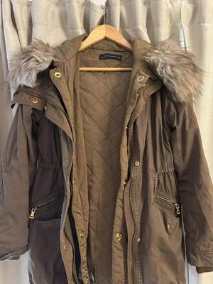 Zara parka with detachable quilted inner jacket and fur, like new