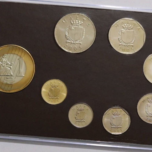 Malta Year 2000 Cased Mint Set and Essai Medal new