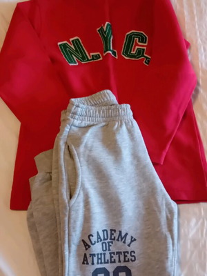 Trax tracksuit set 8 years like new, red gray