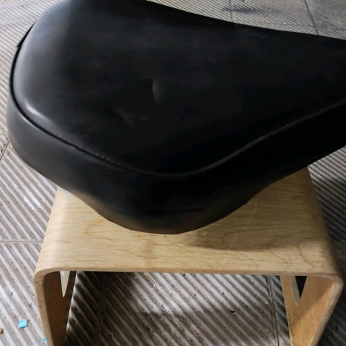 Seat for Honda Z50J zetaki like new with small tear