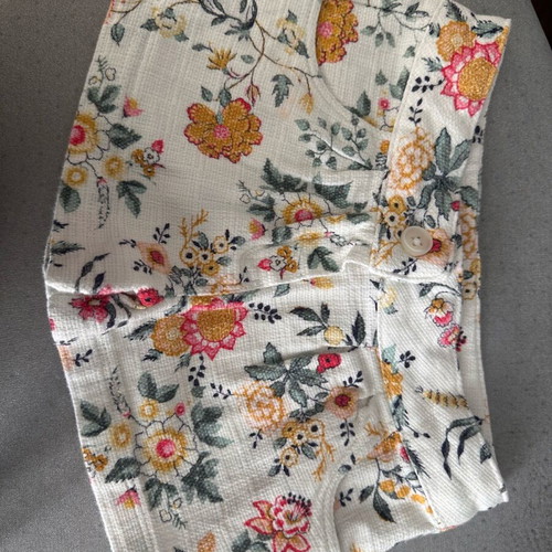 Girls' shorts like new, multicolored, age 5