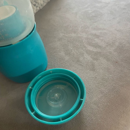 B.box baby bottle with milk powder dispenser like new