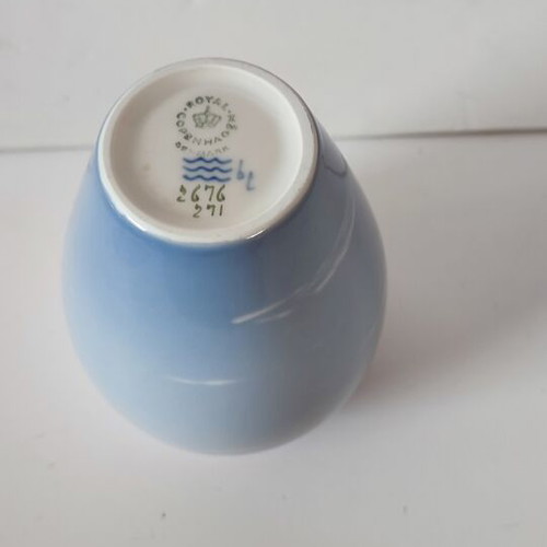 Royal Copenhagen porcelain set with swallow vase & collectible Cocker Spaniel plate