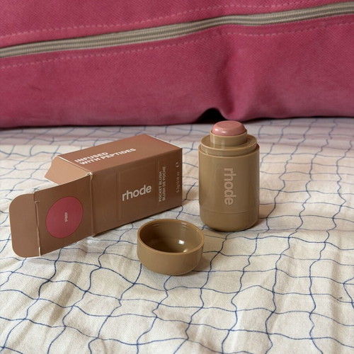 Rhode Piggy Pocket Blush new unused