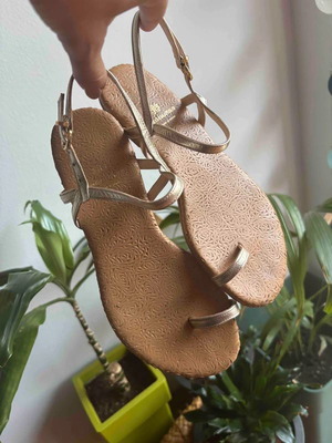 Vavoulas leather sandals size 36 like new, gold sand color