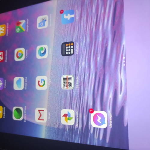 Apple iPad 4 128GB Black WiFi like new with leather case
