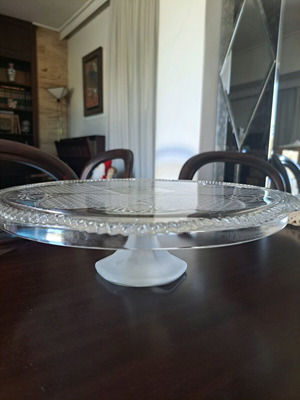 Vintage glass cake stand like new