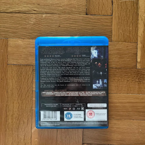 Devil's Backbone Blu-ray like new, thriller fantasy horror