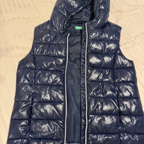Benetton sleeveless jacket like new for child 10-11 years blue