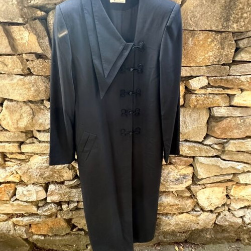 Black gabardine coat like new, formal, size M