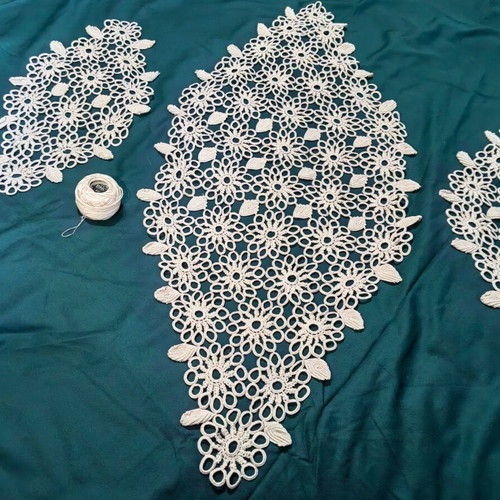Set of 3 Handmade 60s Table Runners like new, crocheted with DMC 40 thread