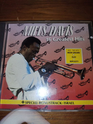 Miles Davis 16 Greatest Hits CD like new, jazz