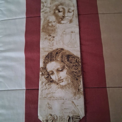 Tie with Da Vinci painting like new, beige