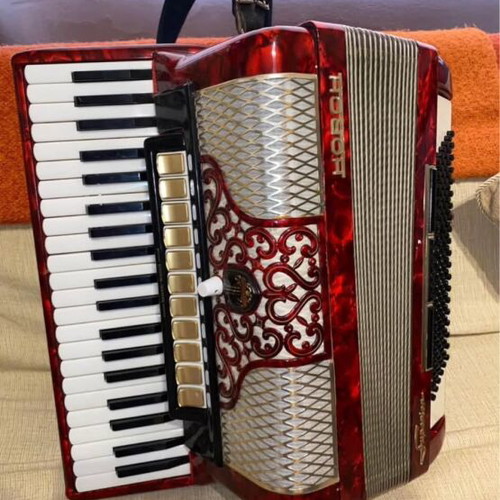 Horch Professional Accordion 120 Bass Like New