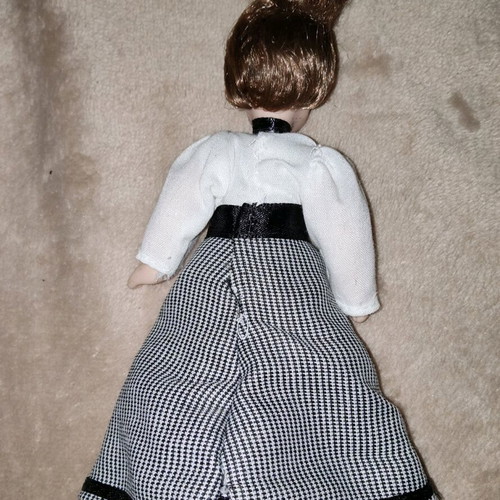 Porcelain doll ~15cm like new