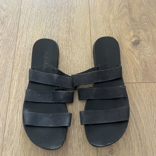 Leather slippers like new, size 39, black