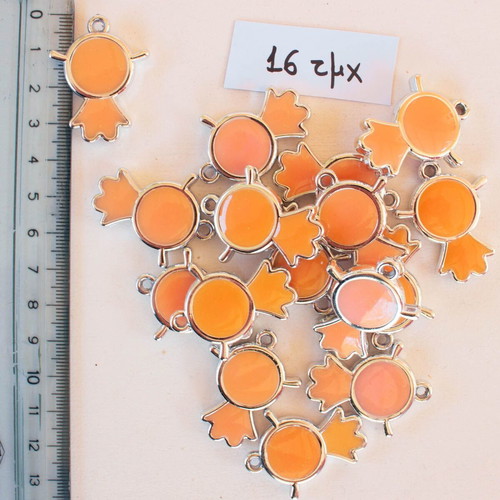 Plastic decorative figures new, pack of 16 pieces