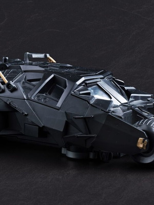 The Dark Knight Tumbler Batmobile 34 cm with Bat-Pod 20 cm