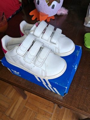 Stan Smith Adidas kids shoes size 27 like new, white and pink