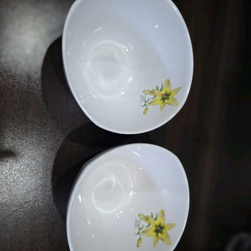Salad bowls 2 pieces with yellow flowers like new