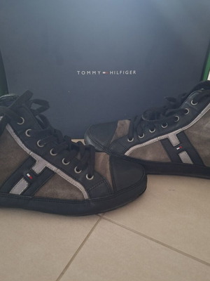 Μποτάκια δερμάτινα Tommy Hilfiger σαν καινούργια, μαύρα και γκρι, νούμερο 40