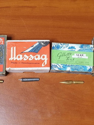 Set of 4 pen nibs for dip pens with rare Gillott's