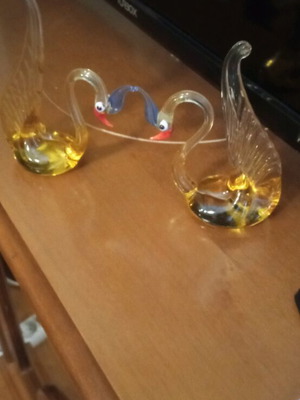 Decorative swans pair like new, set of two