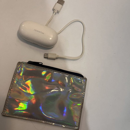 Huawei FreeBuds SE earbuds like new with charger and wallet gift