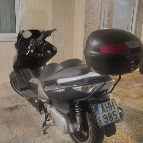 Kymco Xciting 250 scooter like new, petrol, manual transmission