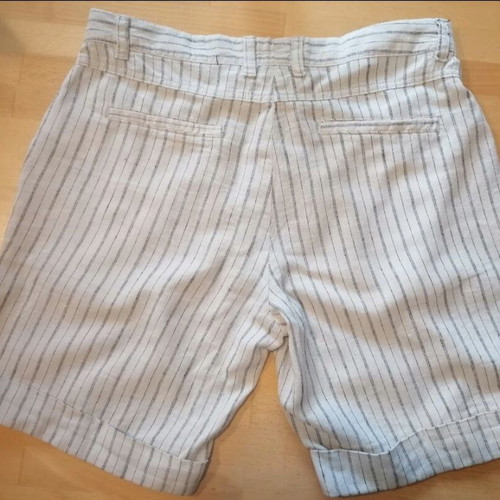 Linen shorts esmara like new, size medium, 2 pieces