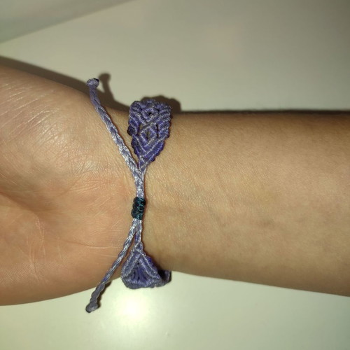Macrame bracelet new, purple, waxed thread
